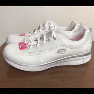 Skechers Tennis Shoes! Size 11 women’s. New!